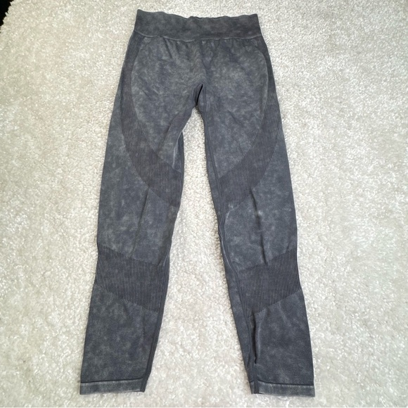 PINK Victoria’s Secret Seamless Leggings Acid Wash Gray Workout Yoga Large - Picture 2 of 9